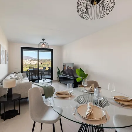2 Bedroom With Spectacular Views In Hercesa Calanova Golf Apartment Malaga